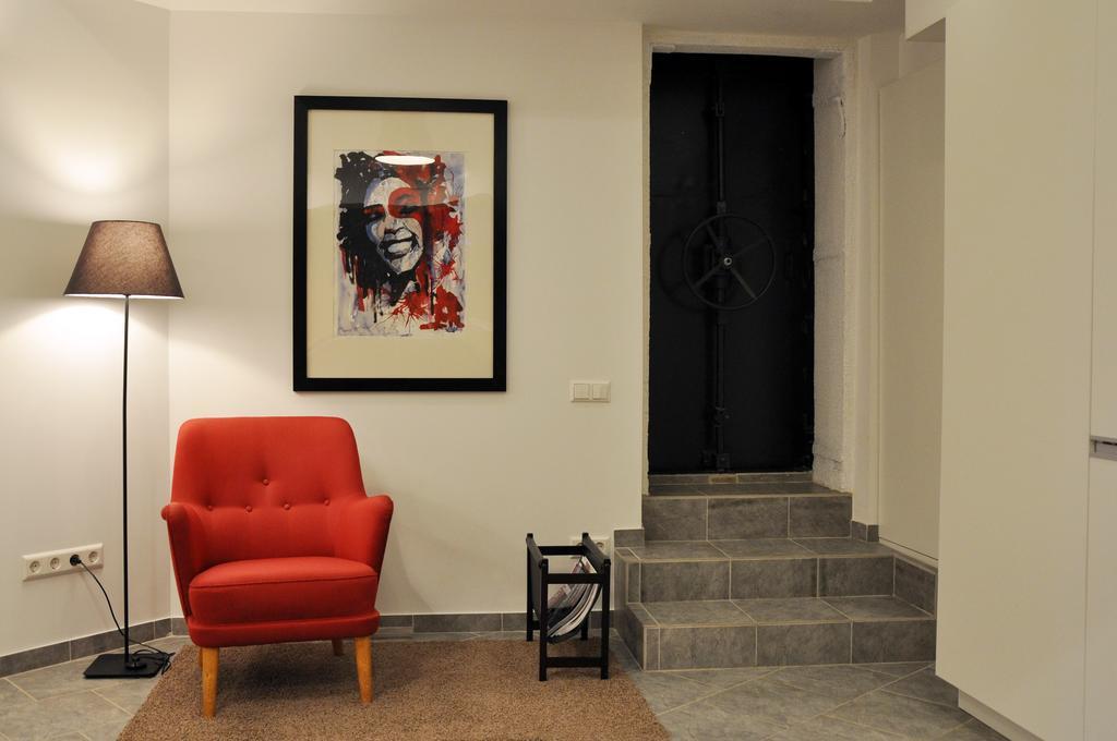 Bomb Shelter Apartment VNO Værelse billede