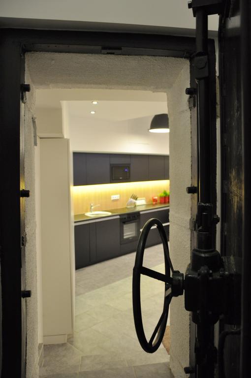 Bomb Shelter Apartment VNO Værelse billede